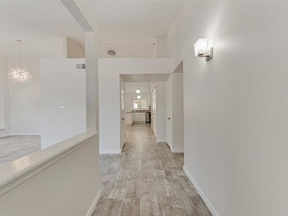 3rd image of 2930 Dukeswood Dr