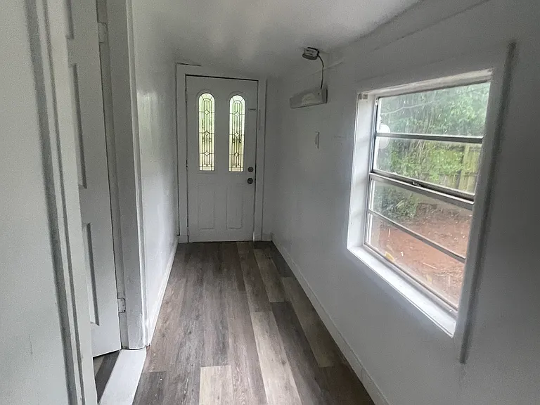11 N Howard St — Photo 9