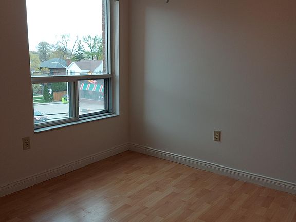 4th image of 5355 Wyandotte St E #301