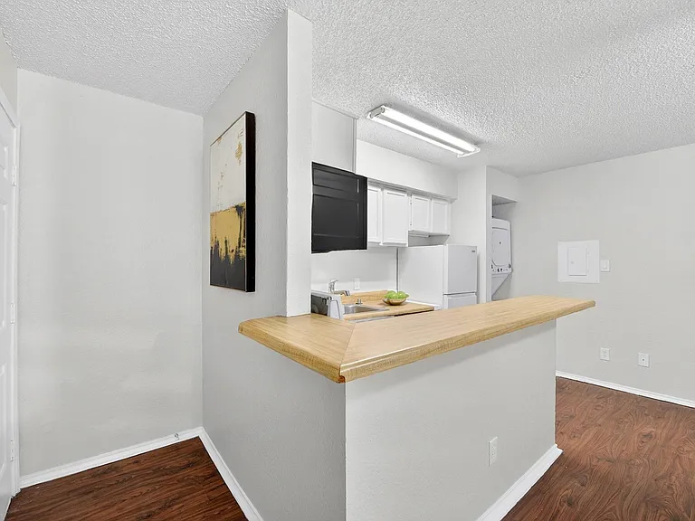 9825 Walnut St #306 — Photo 7