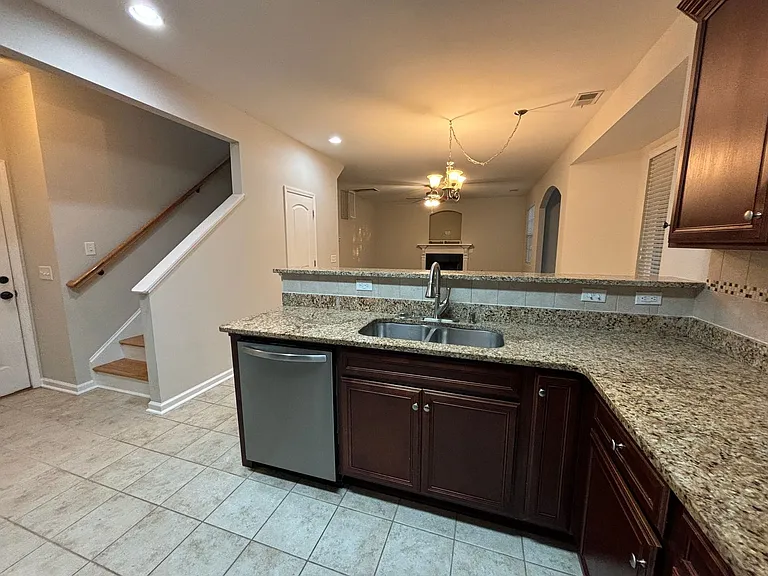 408 Abe Cir — Photo 11