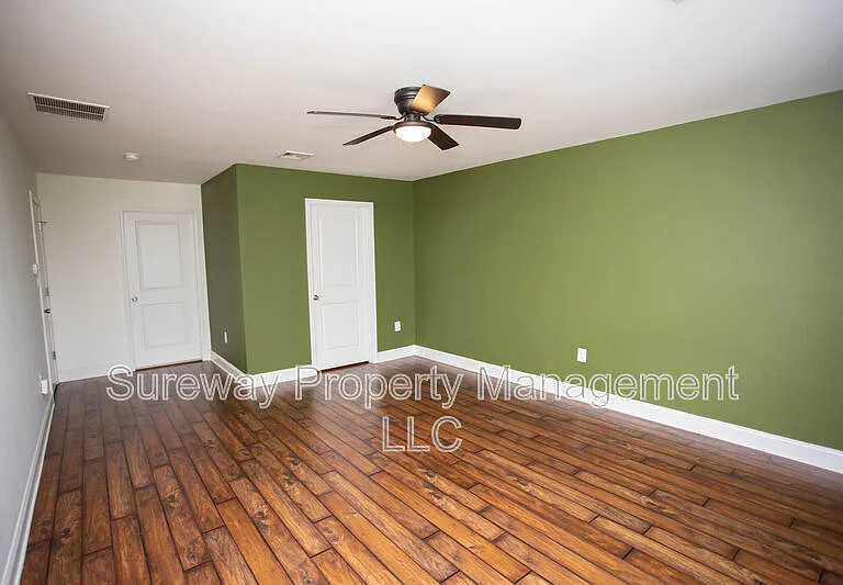 1 Tweentown Close — Photo 20