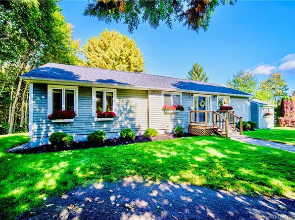 31 Riverview Dr, Fredericton, NB E3B 5Y9