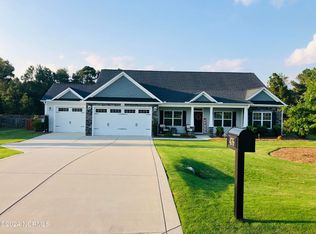 476 Goldenleaf Cir, Whispering Pines, NC 28327