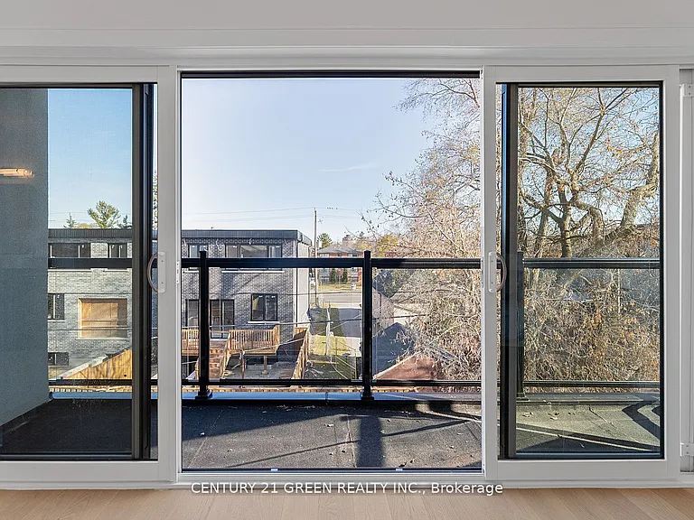 67 Bexhill Ave #MAIN 2ND FLOOR — Photo 19