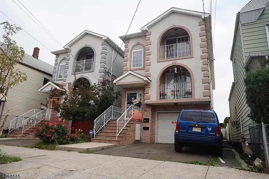 3 bed, $2,650 — Photo 1