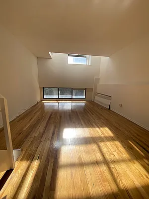 Rented by City Connections Realty | media 3