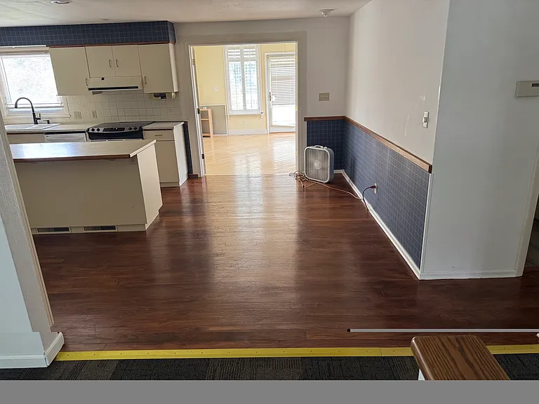 2527 Greenway St — Photo 15