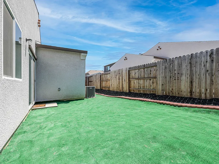 535 Melford Dr — Photo 25