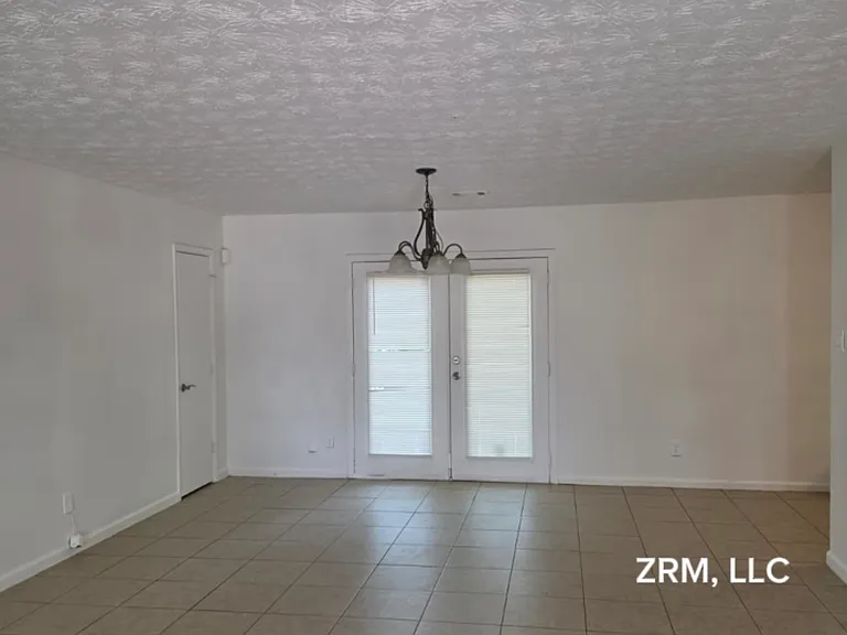 4403 Flakes Mill Rd — Photo 5