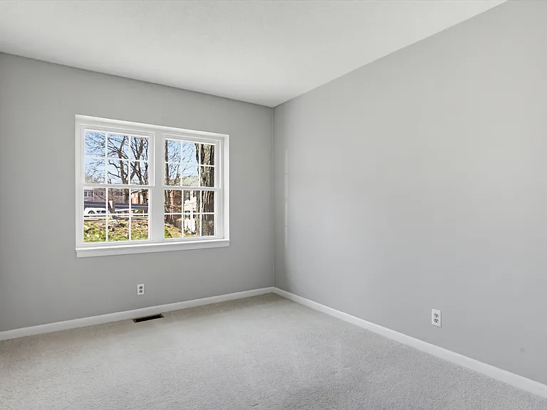 128 Lake Shore Rd #1 — Photo 9
