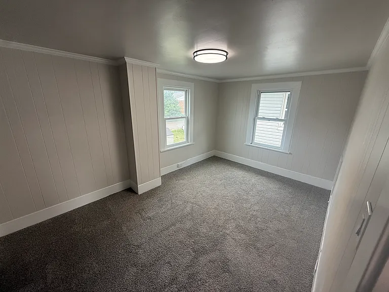 921 1st Ave — Photo 22