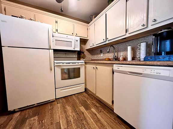 3rd image of 203 Camden I