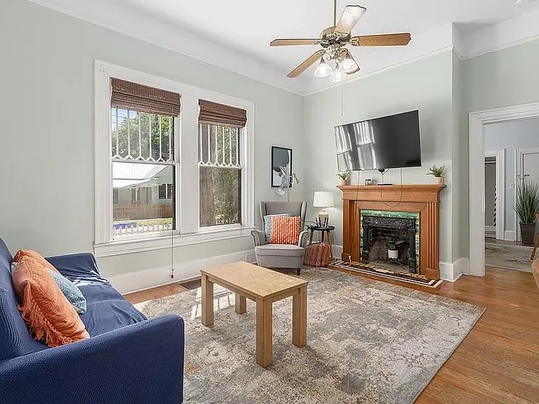 240 SW 3rd St #B — Photo 10