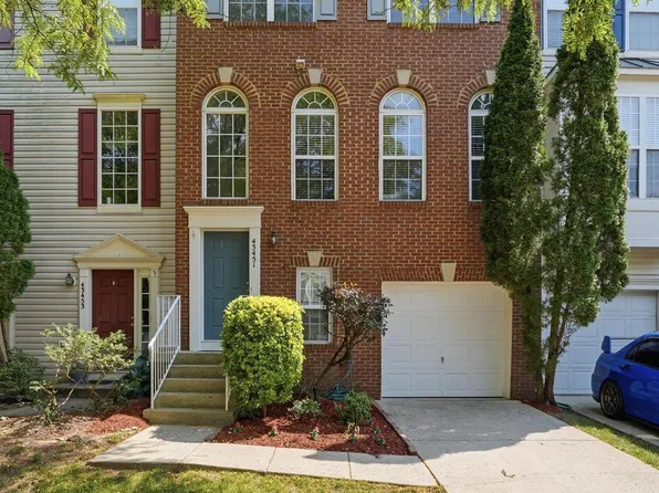 43451 Laidlow St, Chantilly, VA 20152