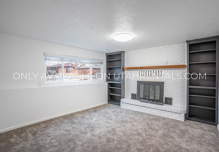 893 N 500 E — Photo 13