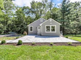 1527 Sylvan Rd, Mohegan Lake, NY 10547