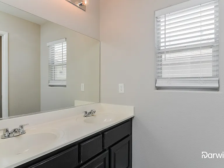 4828 Longshot Dr — Photo 14