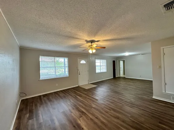 407 Maple, 407 Maple St #407B, Commerce, TX 75428