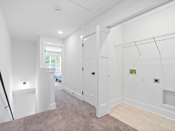 5th image of 142 Front Ridge Cir