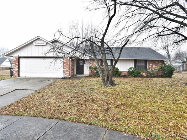 13907 E 28th Pl, Tulsa, OK 74134