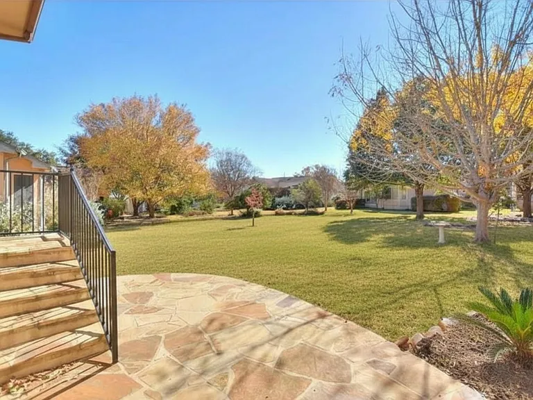 111 Purple Sage Dr — Photo 16