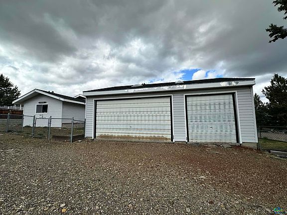 4th image of 692-435 Lahonton Heights Dr