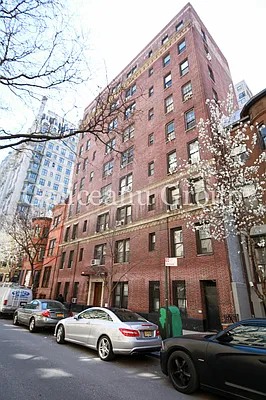 Rented by Lexington Real Estate Group | media 17