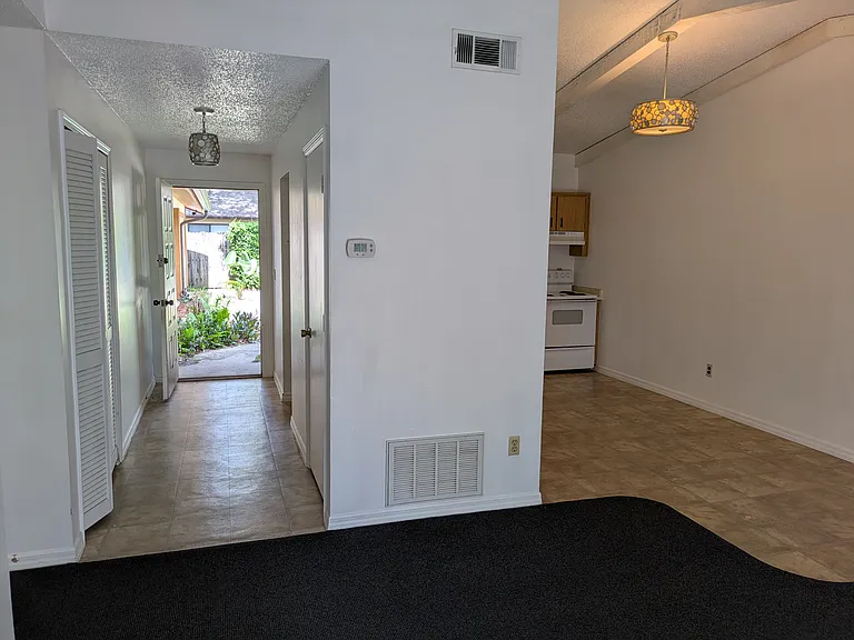 150 Longwood Lake Mary Rd #B — Photo 2