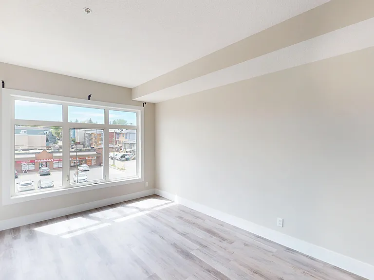 307 17th Ave SW — Photo 1