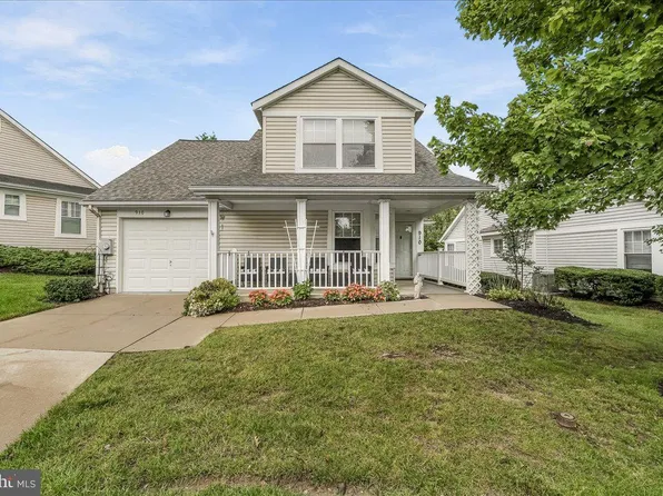 910 Parade Ln, Mount Airy, MD 21771