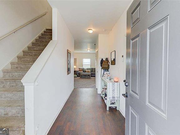 3rd image of 331 Merigold Way