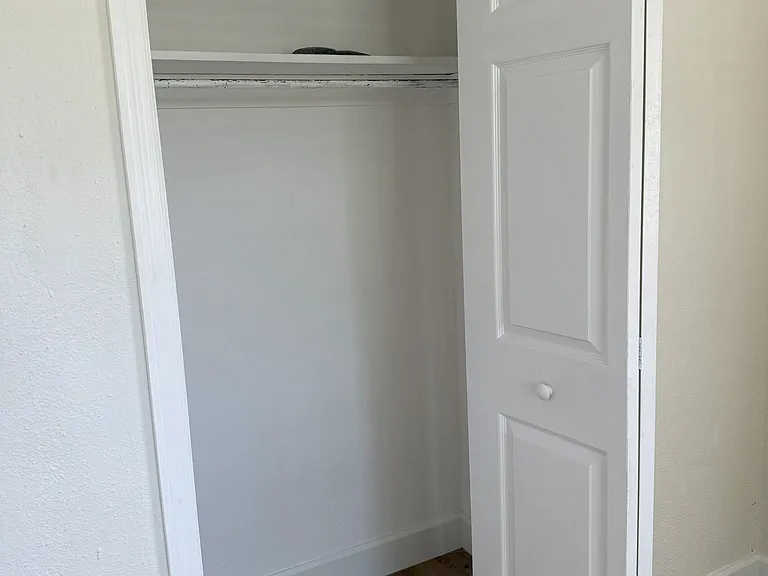 4717 W Chapin Ave — Photo 8
