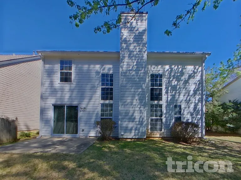 325 Cadeleigh Ct — Photo 17