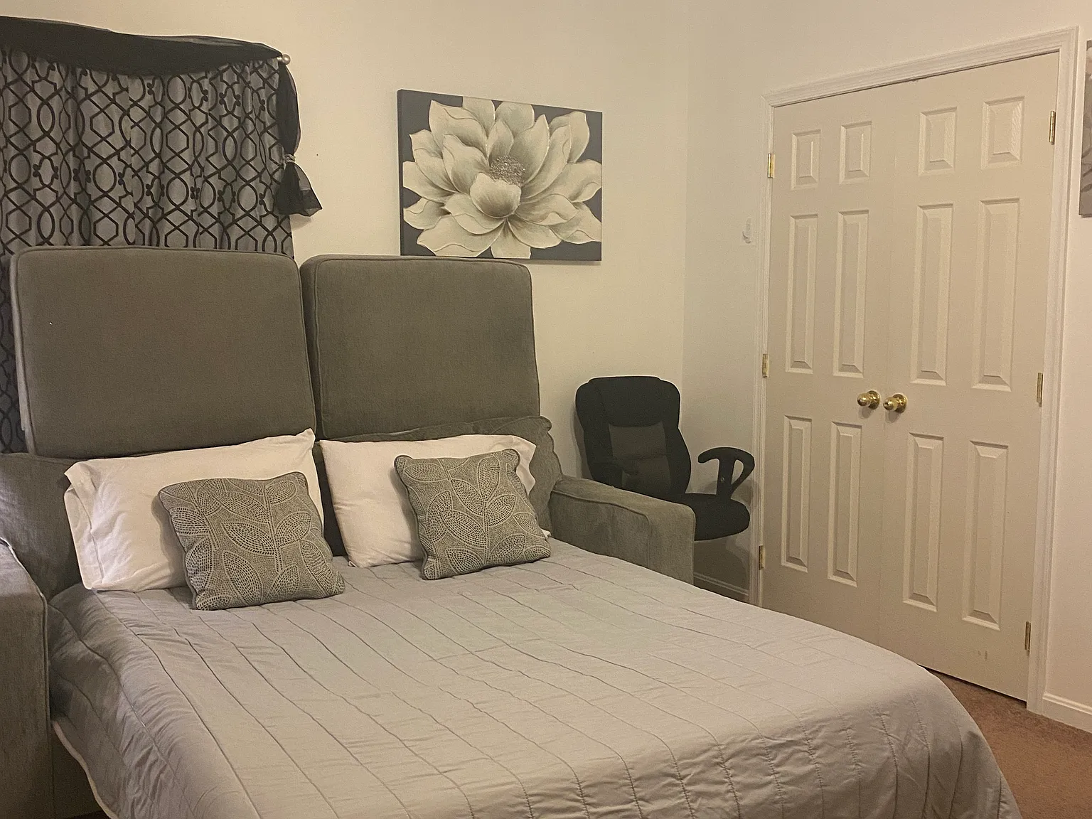 5 bed, 3392 sqft, $1,300 — Photo 2
