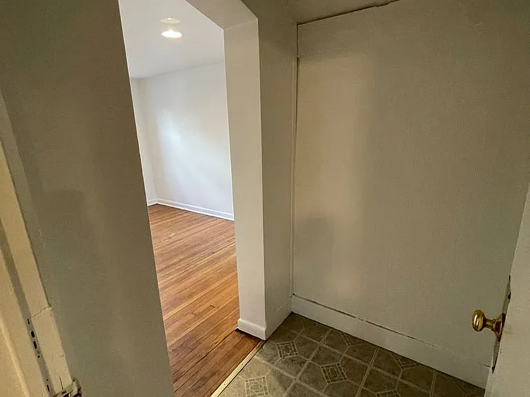211 Ballard St — Photo 22