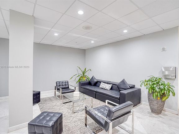 2nd image of 2780 NE 183rd St APT 616