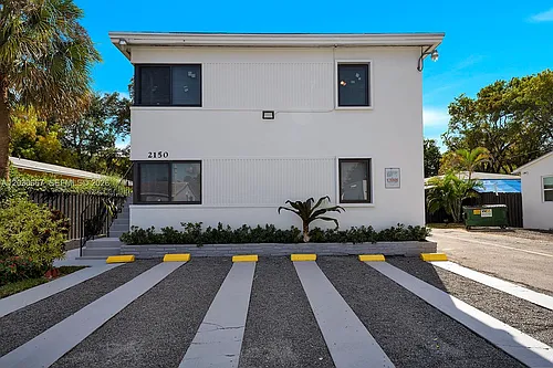 2150 SW 26th St #7 Photo 1