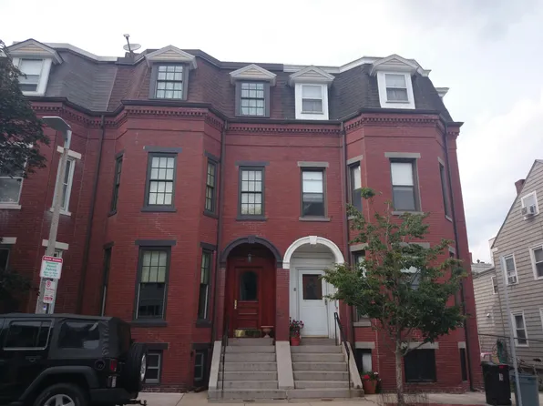 614 E 7th St, South Boston, MA 02127