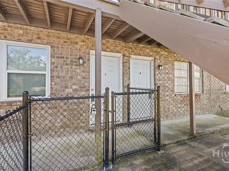 2511 Oak Forest Dr #B — Photo 2