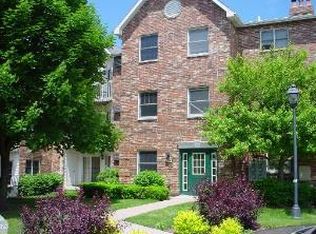 4312 W Shamrock Ln APT 1C, McHenry, IL 60050