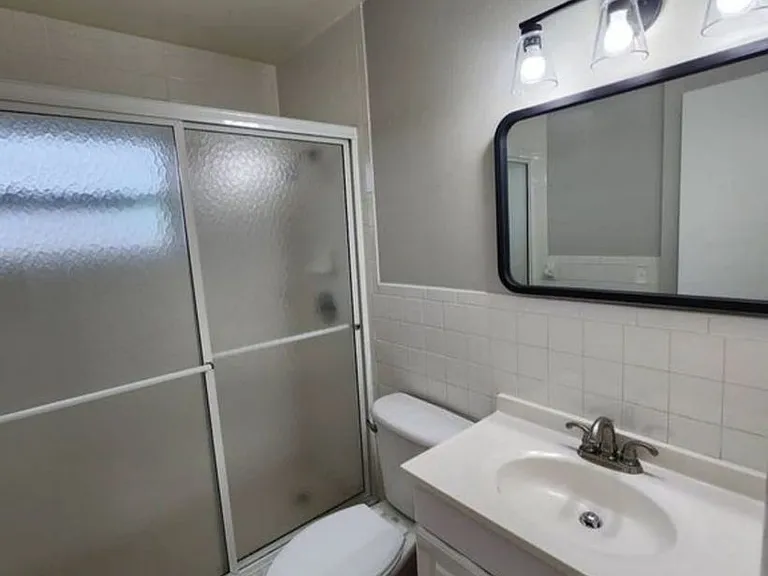2913 Bayeux Ave — Photo 15