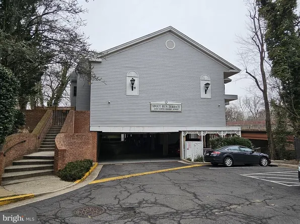 2050 N Calvert St APT 308, Arlington, VA 22201