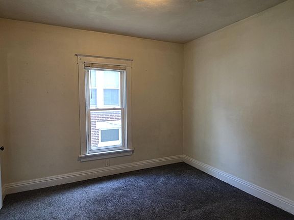 3rd image of 119 Dewey St