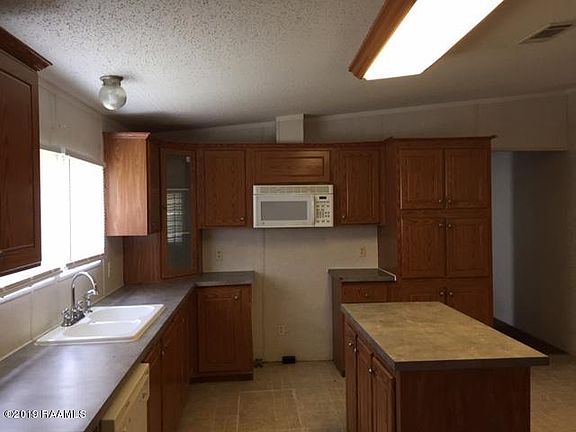 3rd image of 4804 Autumn Ln