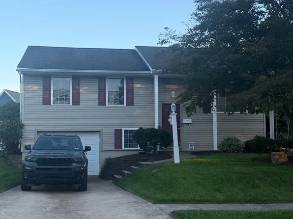 18 Lynnwood Dr, Palmyra, PA 17078