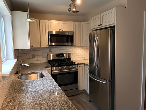 5th image of 1020 Meadowbrook Dr