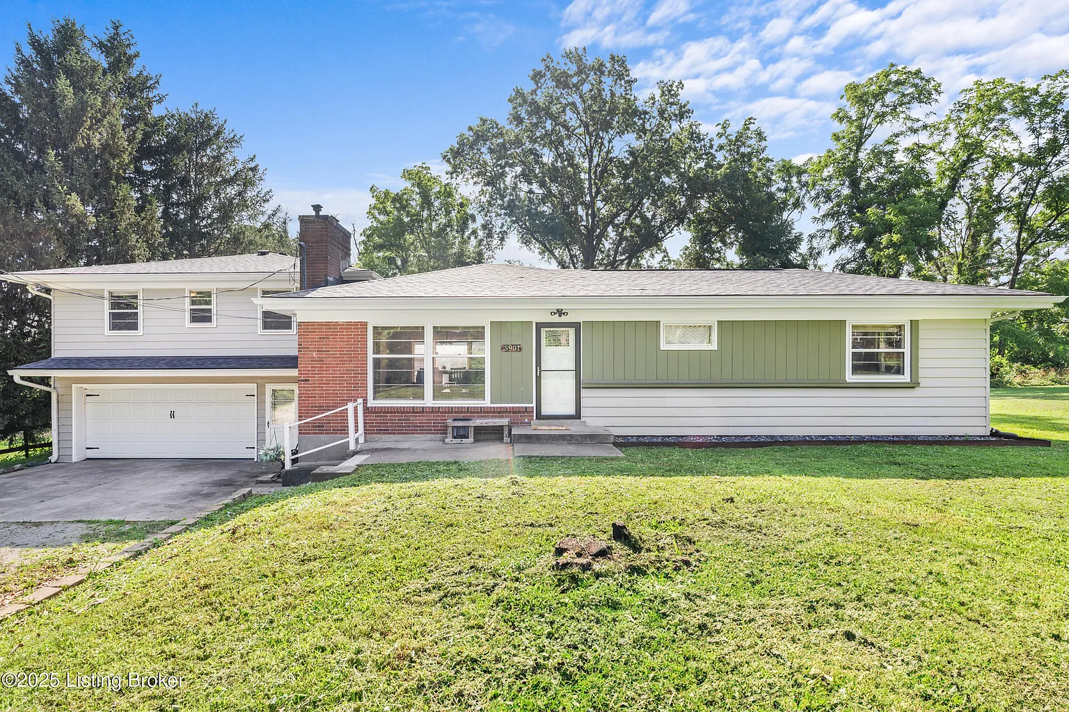5901 S Watterson Trl photo 1
