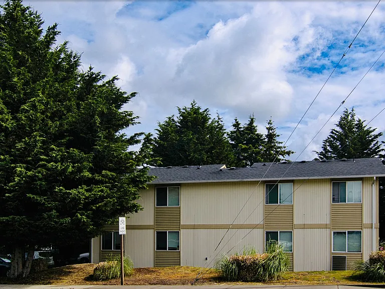 3219 49th Ave NE — Photo 26