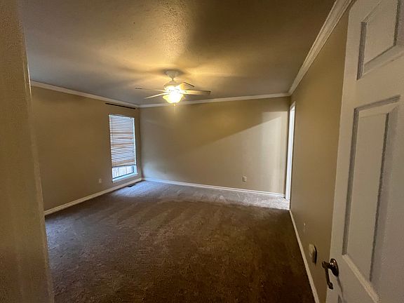 5th image of 525 Old English Rd